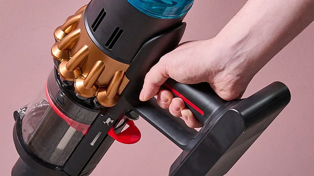Dyson V16: гениальные детали на фоне провала