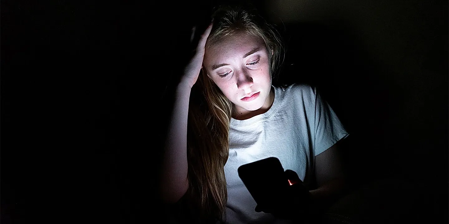 Поколение тревоги: Gen Z и соцсети