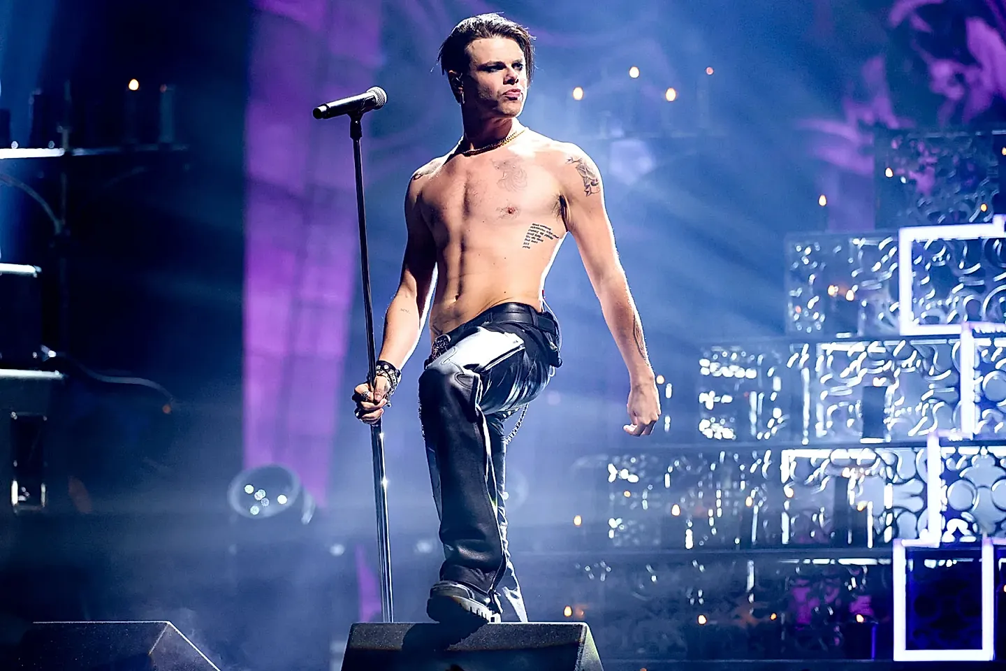 Yungblud и Smashing Pumpkins: "Zombie" в новом мраке