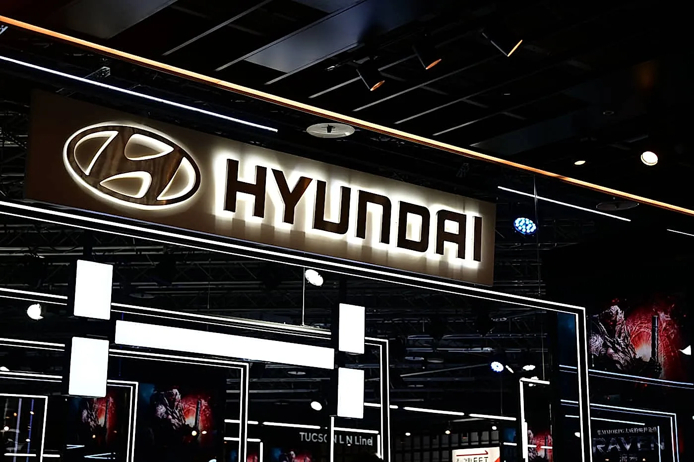 Hyundai показала чудеса на CES 2026: голографический лобовик и робот-пёс