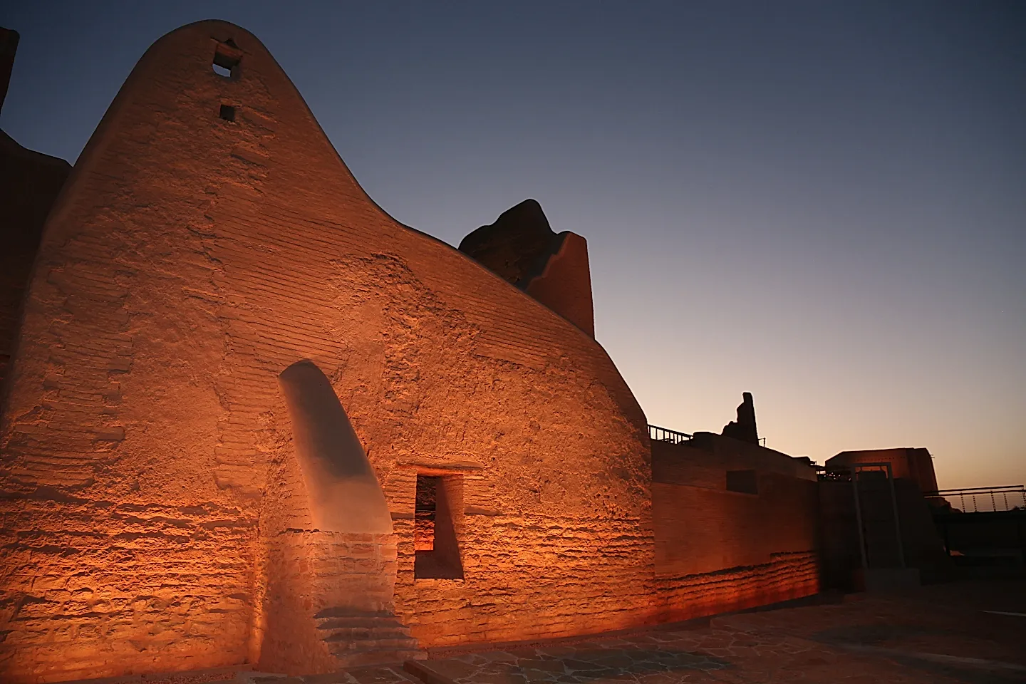 Дирийя Биеннале раскрывает имена участников третьей выставки