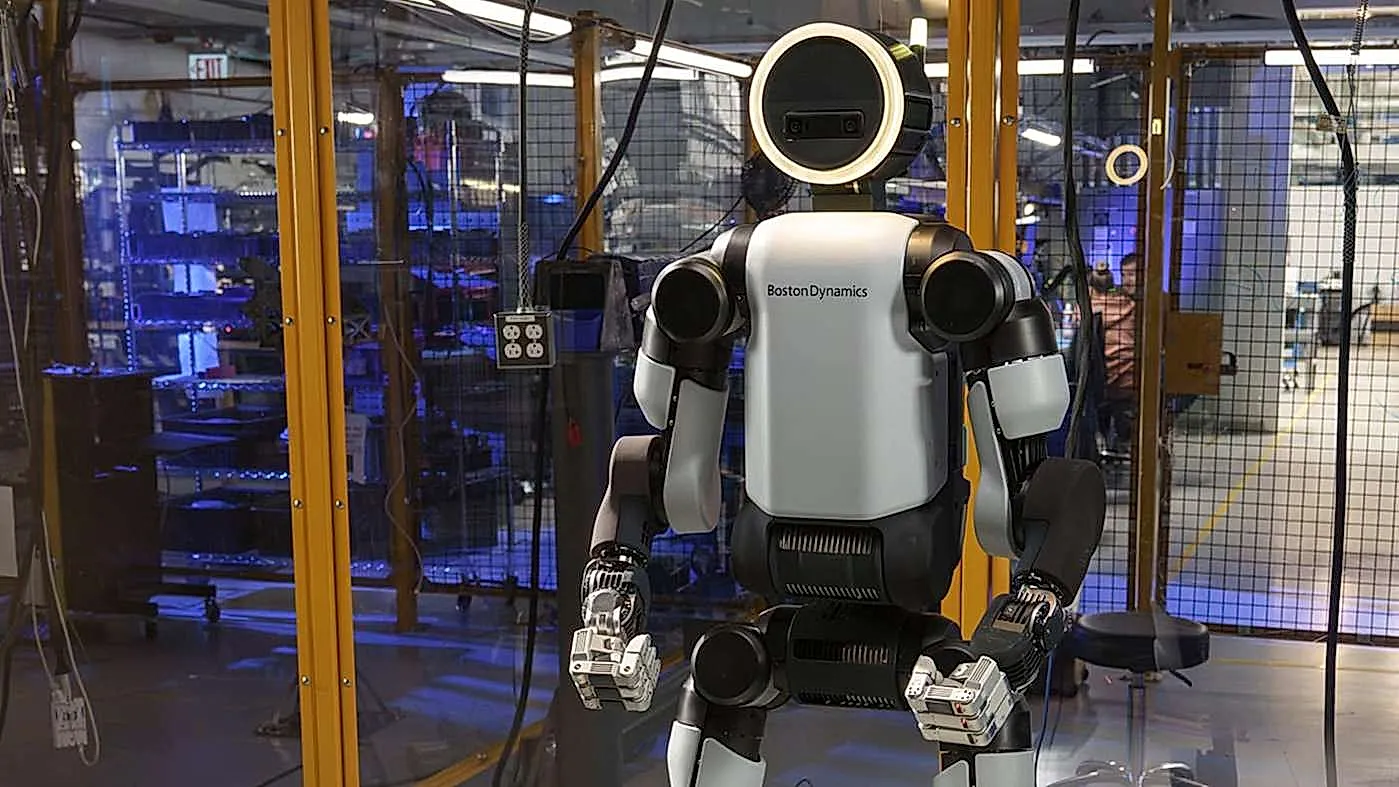 Boston Dynamics запускает Atlas: где будут использовать нового человекоподобного робота