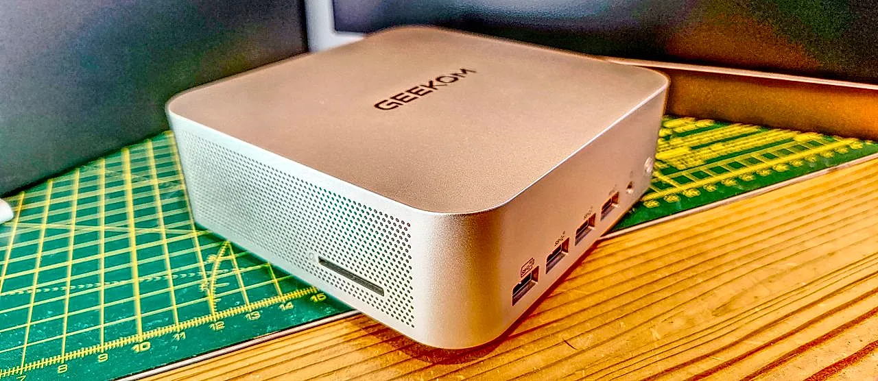 Geekom A7 Max: Большой потенциал в маленьком корпусе с ложкой дегтя