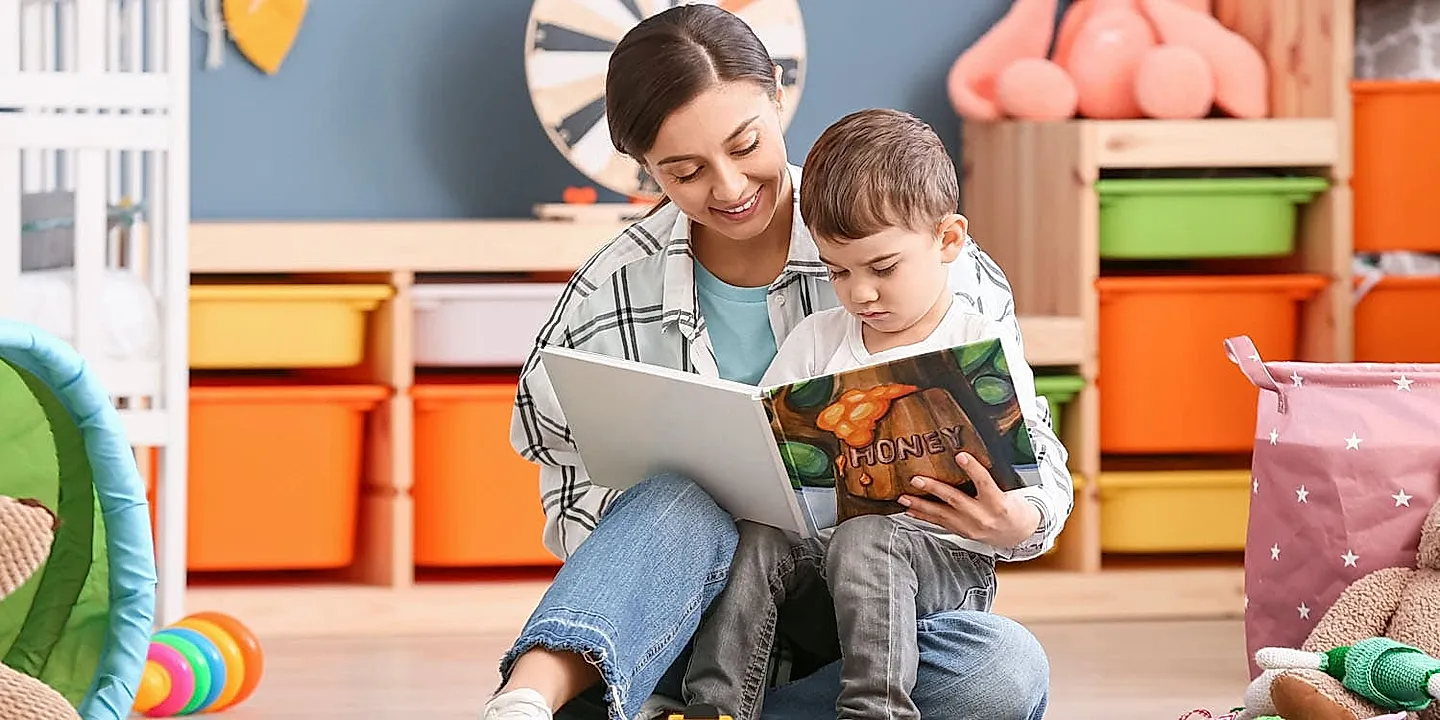 Экраны против книг: Что важнее для детей?