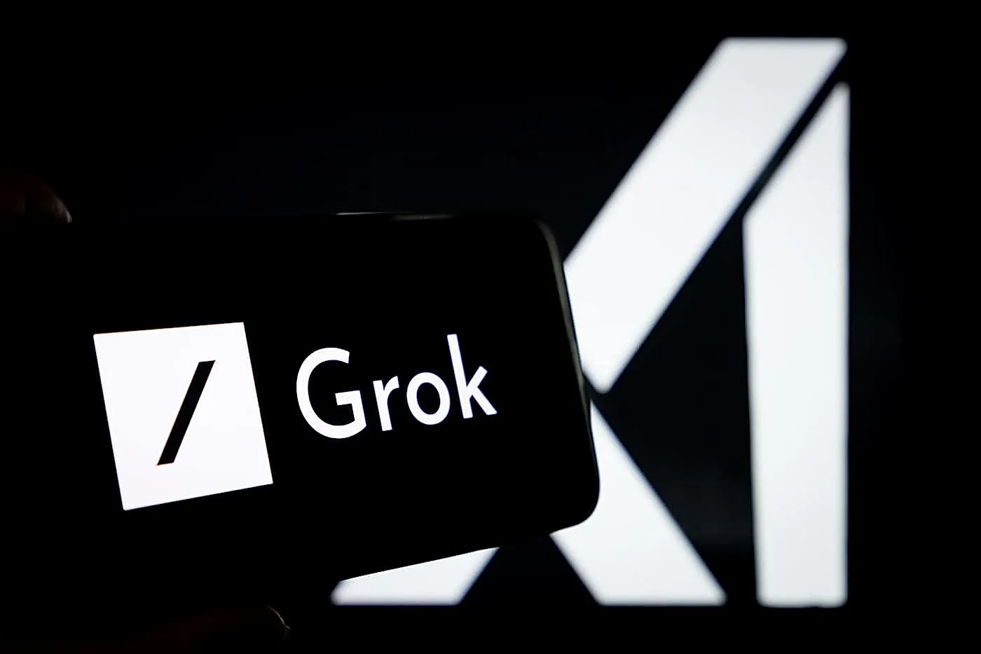 В Калифорнии расследуют Grok за генерацию откровенных дипфейков