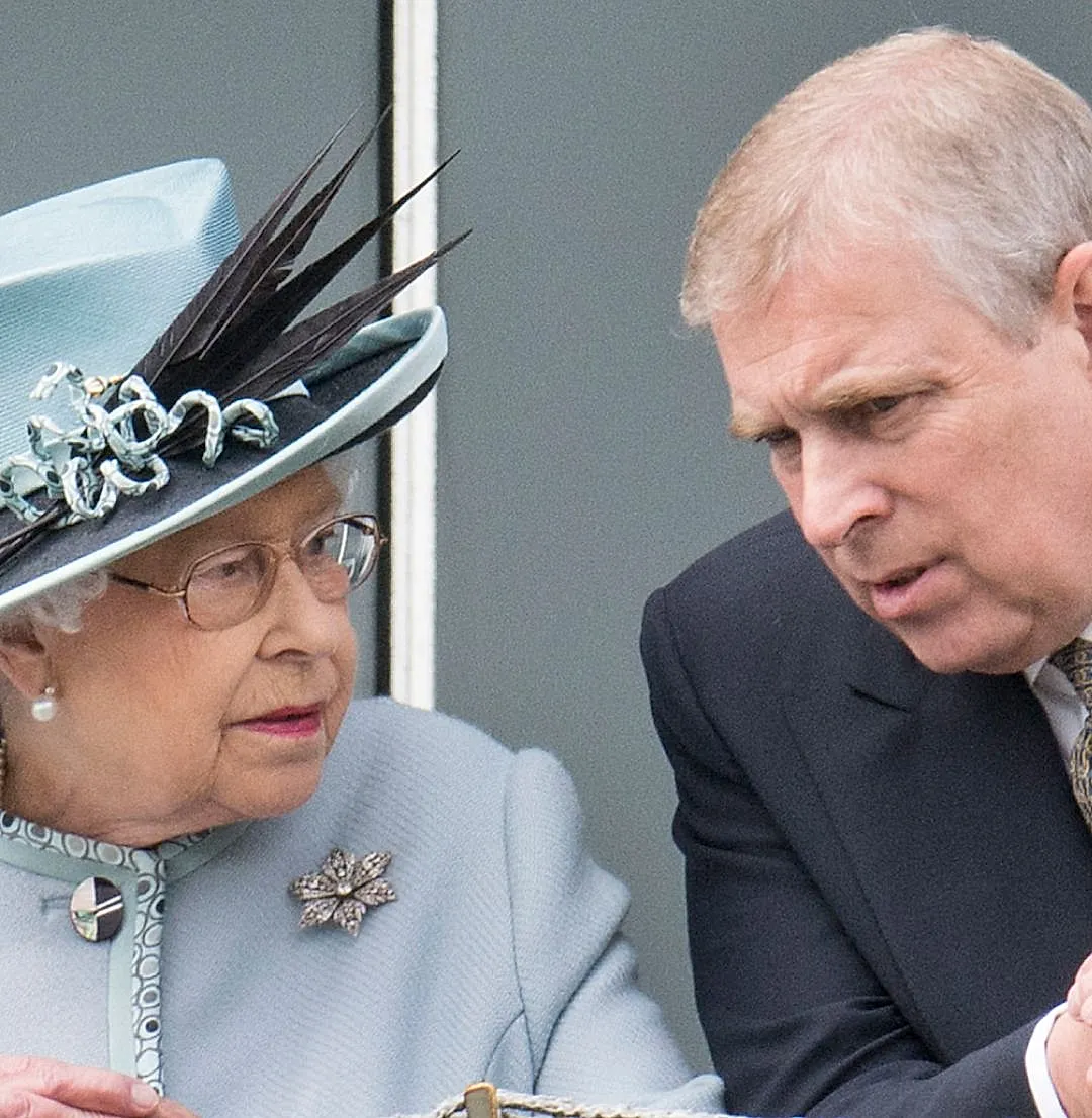 Боль королевы: как Елизавета прощалась с любимым сыном