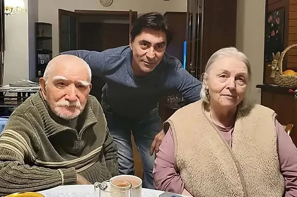 Сын режиссёра и пасынок легенды: кем стал Степан Джигарханян