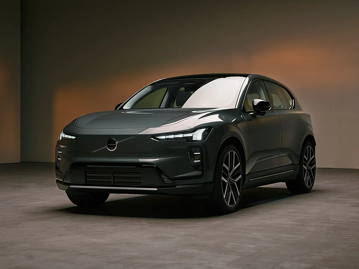 Volvo EX60: электрошок по-шведски