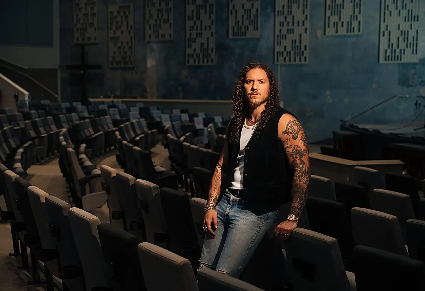 Господь спел кантри! Брендон Лейк смешал христиан и ковбоев с поп-звездами