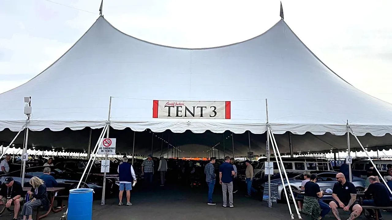 Barrett-Jackson 2026: ретро-железо в палатке №3