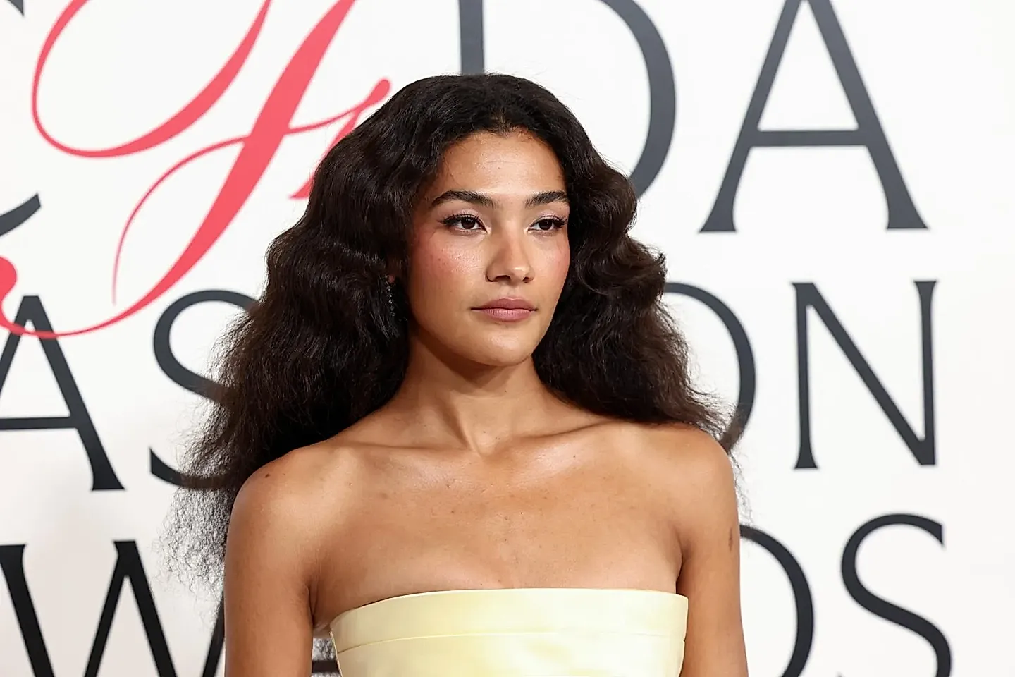 Оливия Дин поднимается на вершину Hottest 100