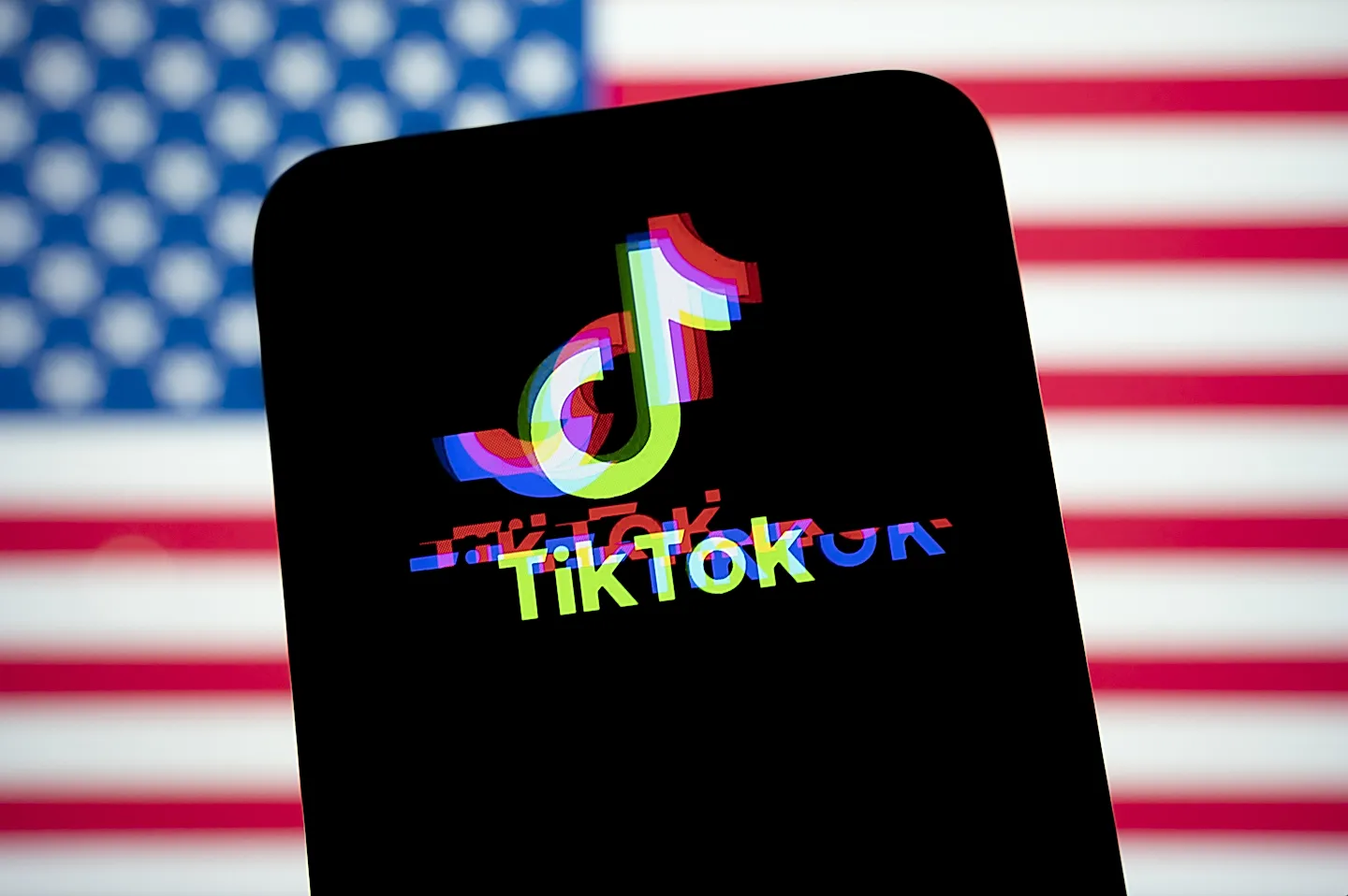 Новый владелец TikTok в США: первые провалы и скандалы