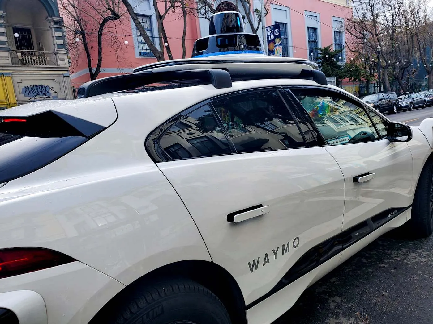 Waymo: Не будем продавать ваши данные, обещаем!