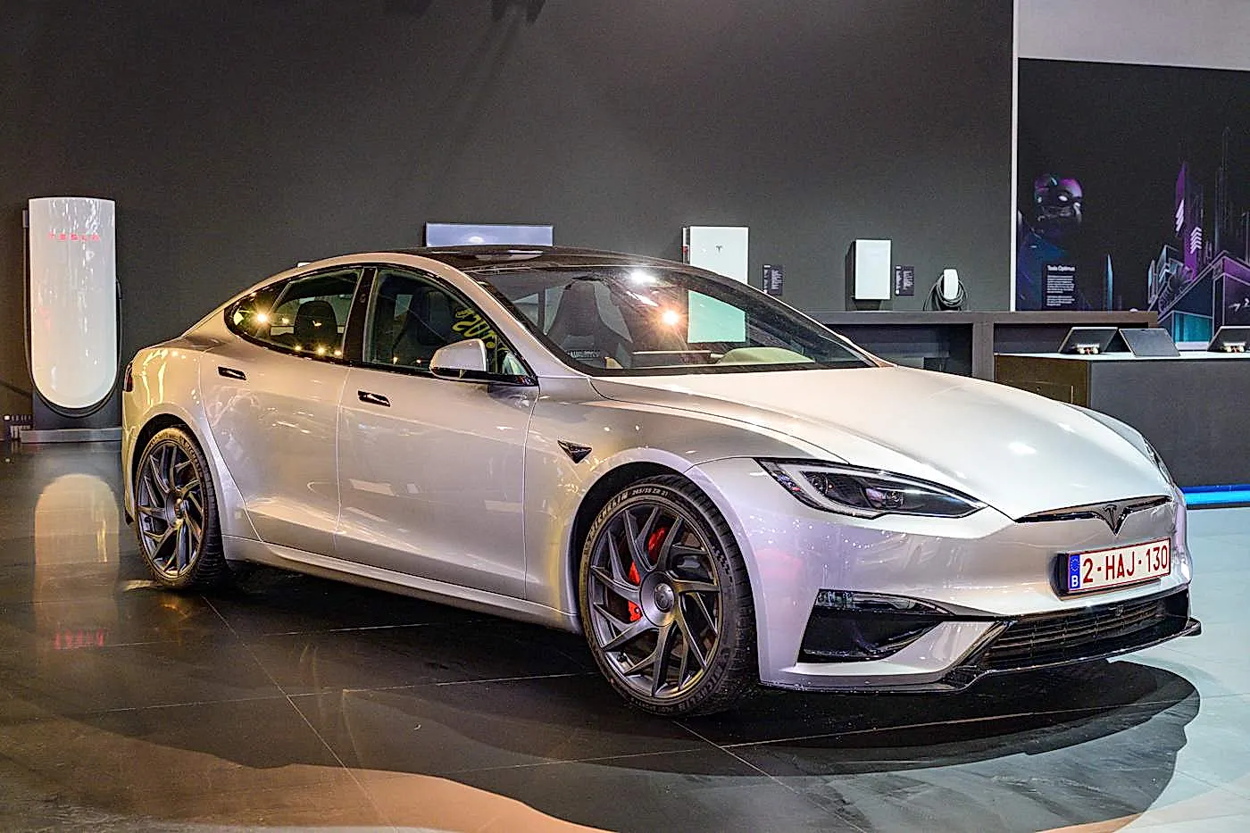 Tesla прощается с Model S и X ради роботов