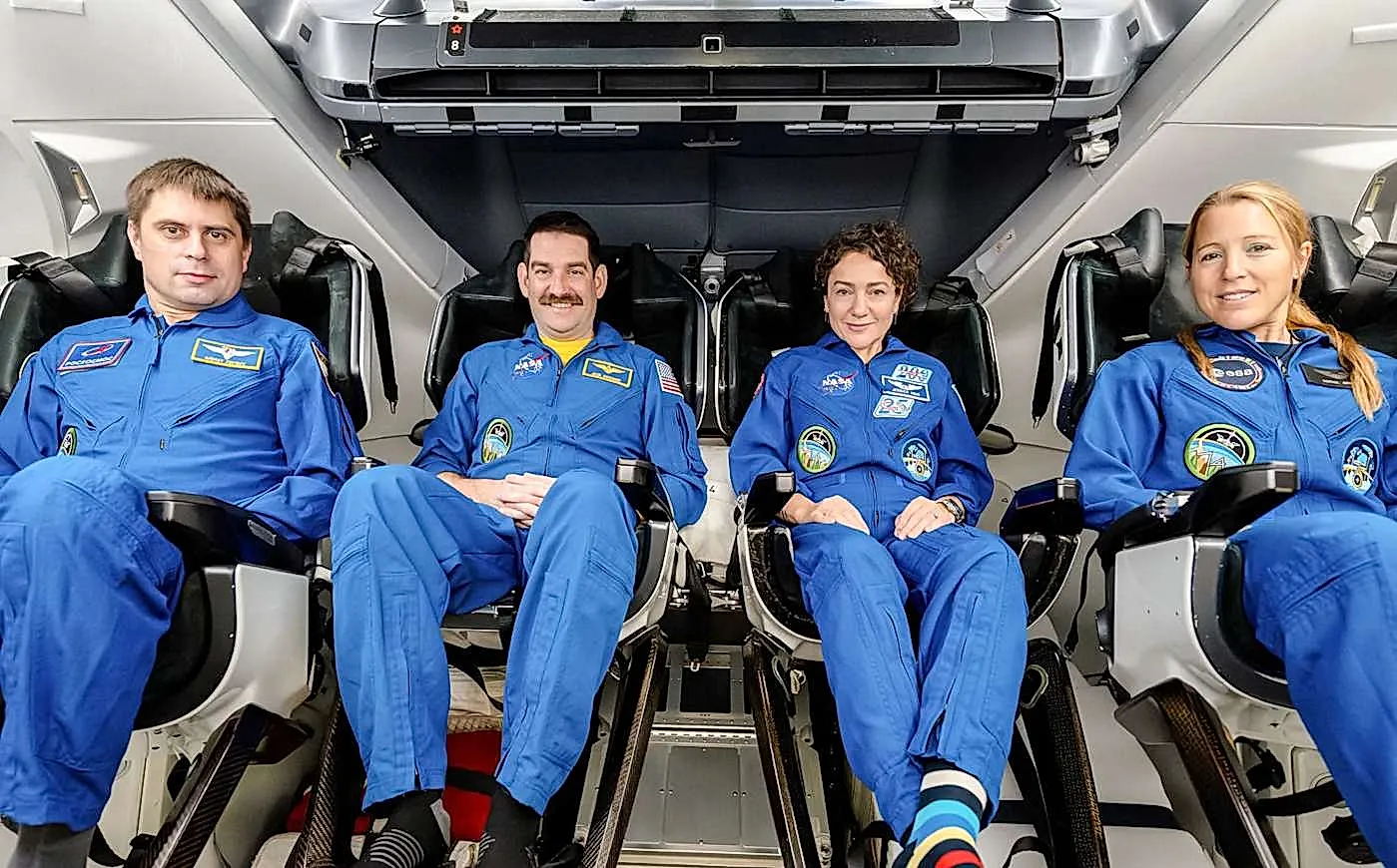 Запуск Crew‑12