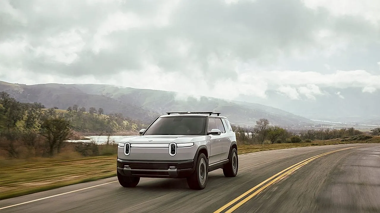 Rivian R2 против Tesla Model Y