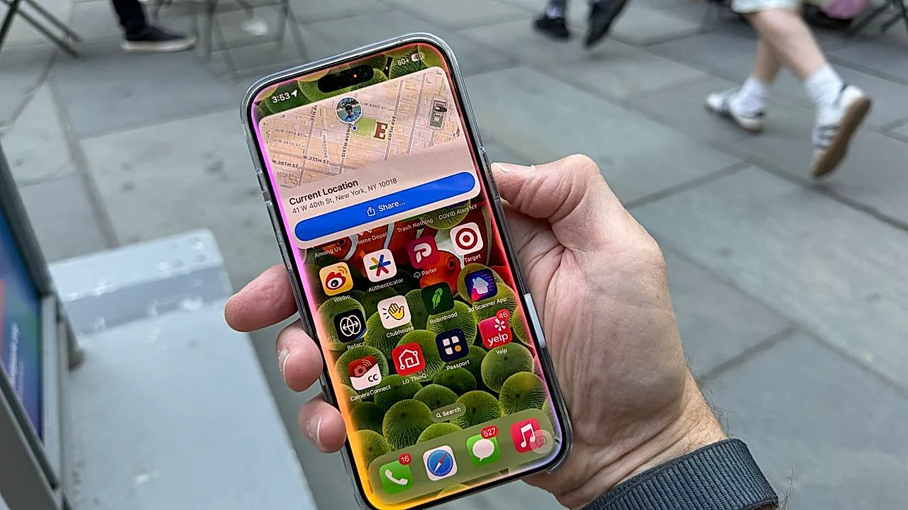 Позор Siri для Apple