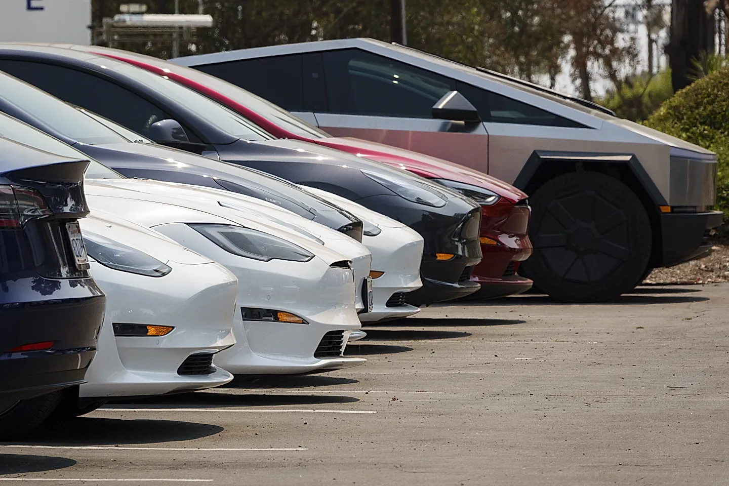 Tesla против DMV