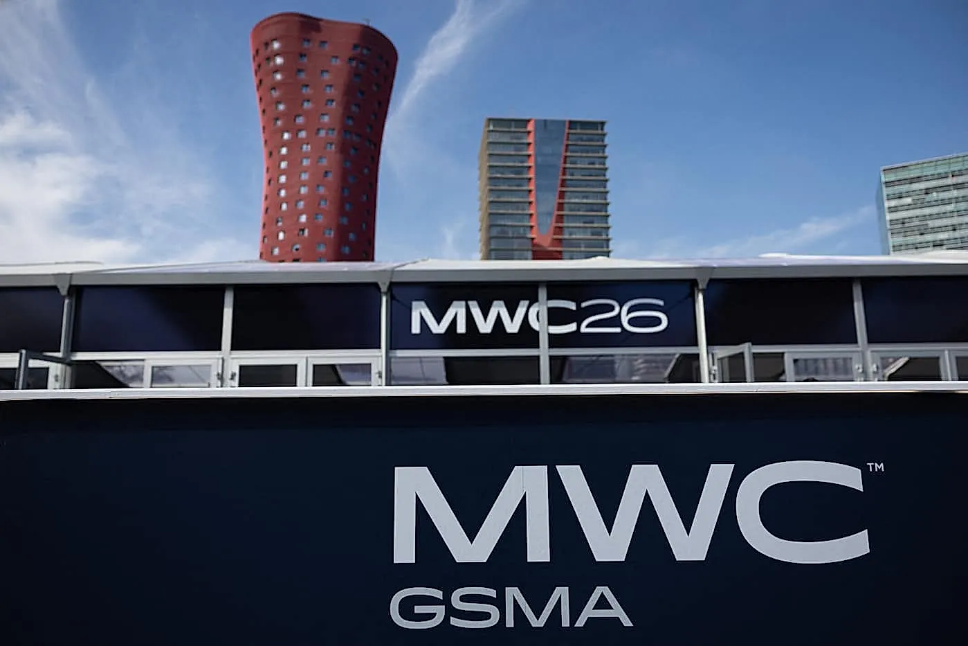 MWC 2026: роботы, ультратонкие гаджеты и битва камер
