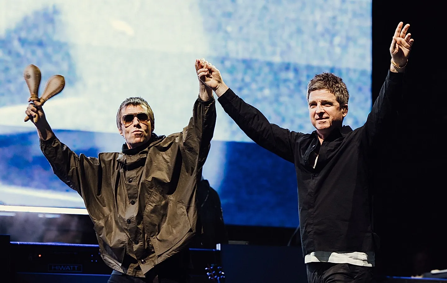 Oasis снова на поле битвы