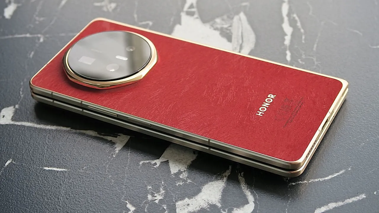 Honor Magic V6: тонкость на сгибе