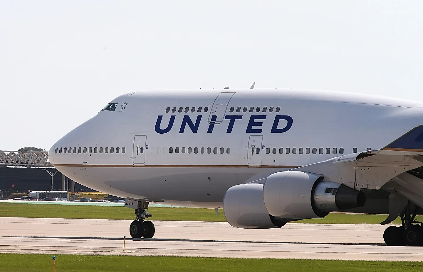 United Airlines вводит строгие правила