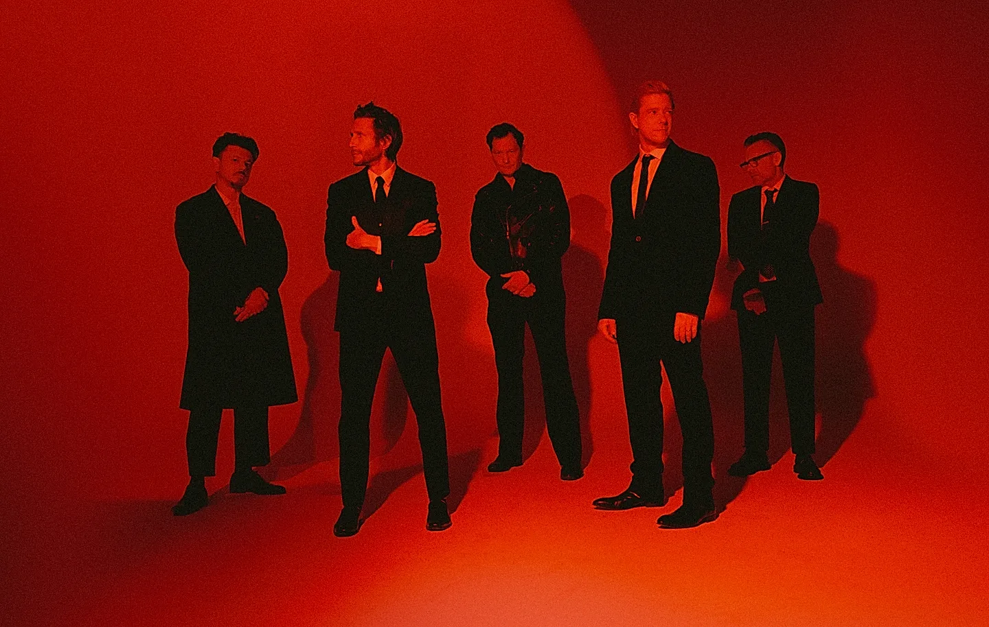 Interpol стартуют без сюрпризов