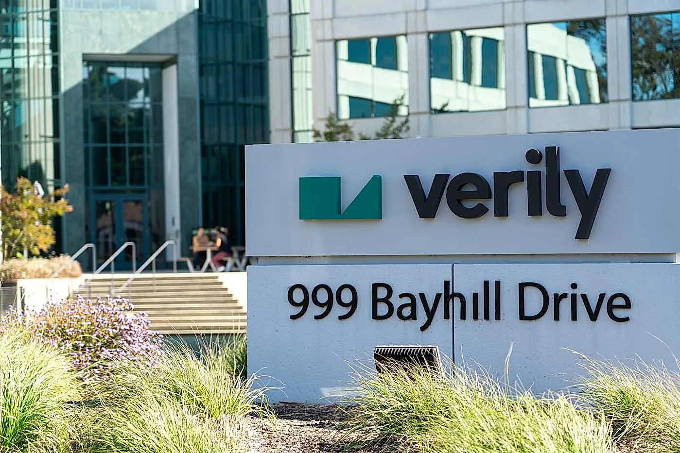 Verily уходит от Alphabet