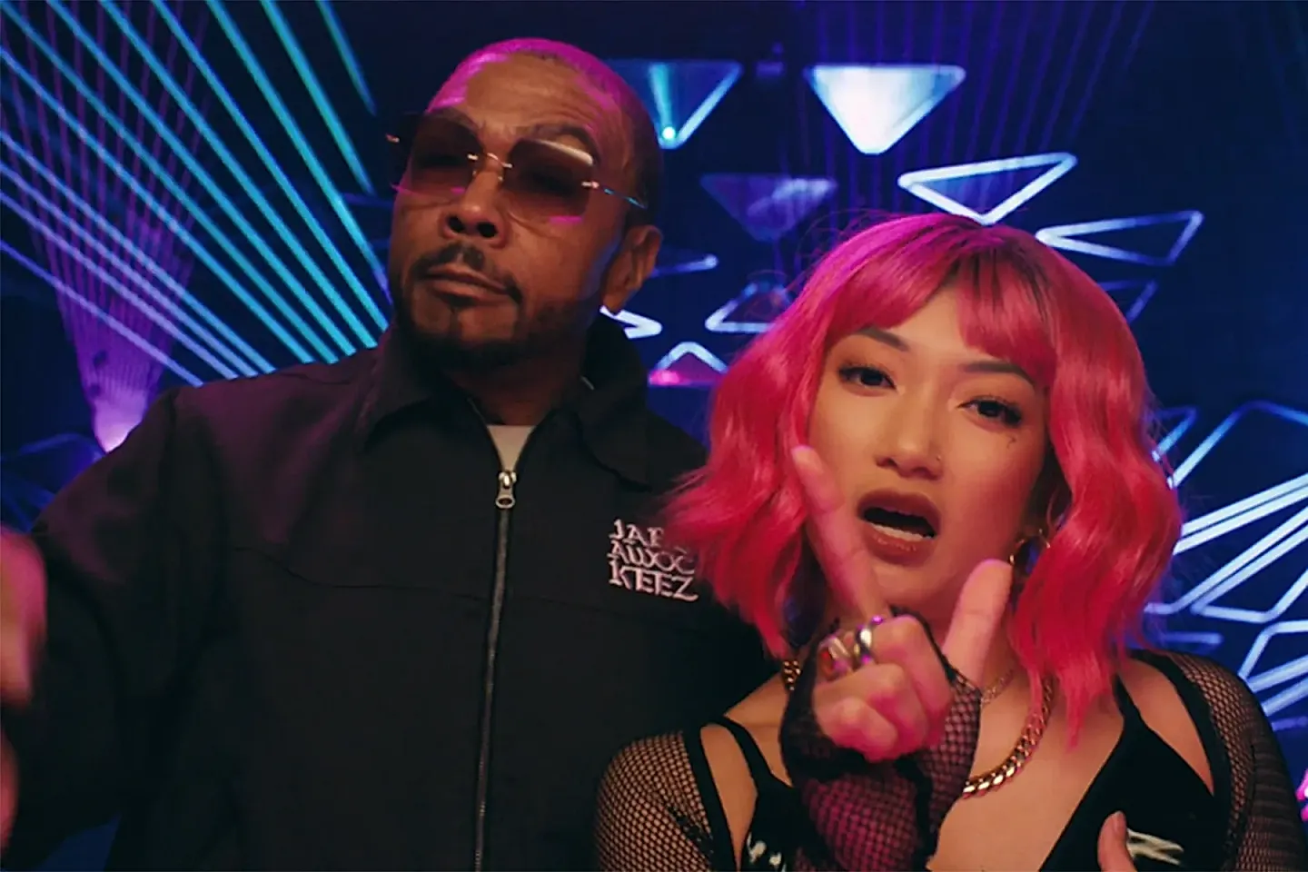 AI-певица TaTa уходит в Азию