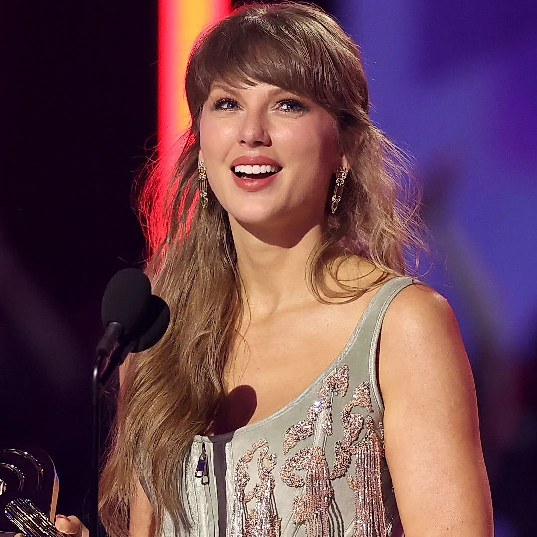 Тайная смена обуви Тейлор