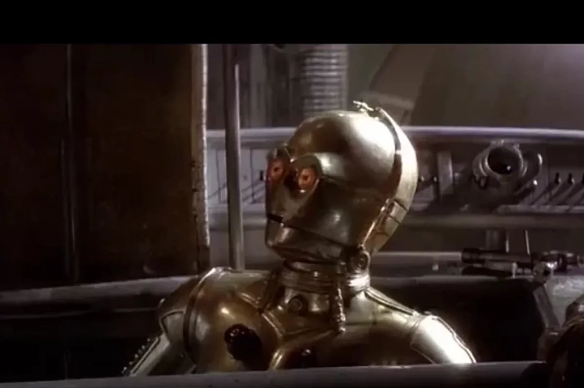 Золотая голова С-3PO ушла за миллион