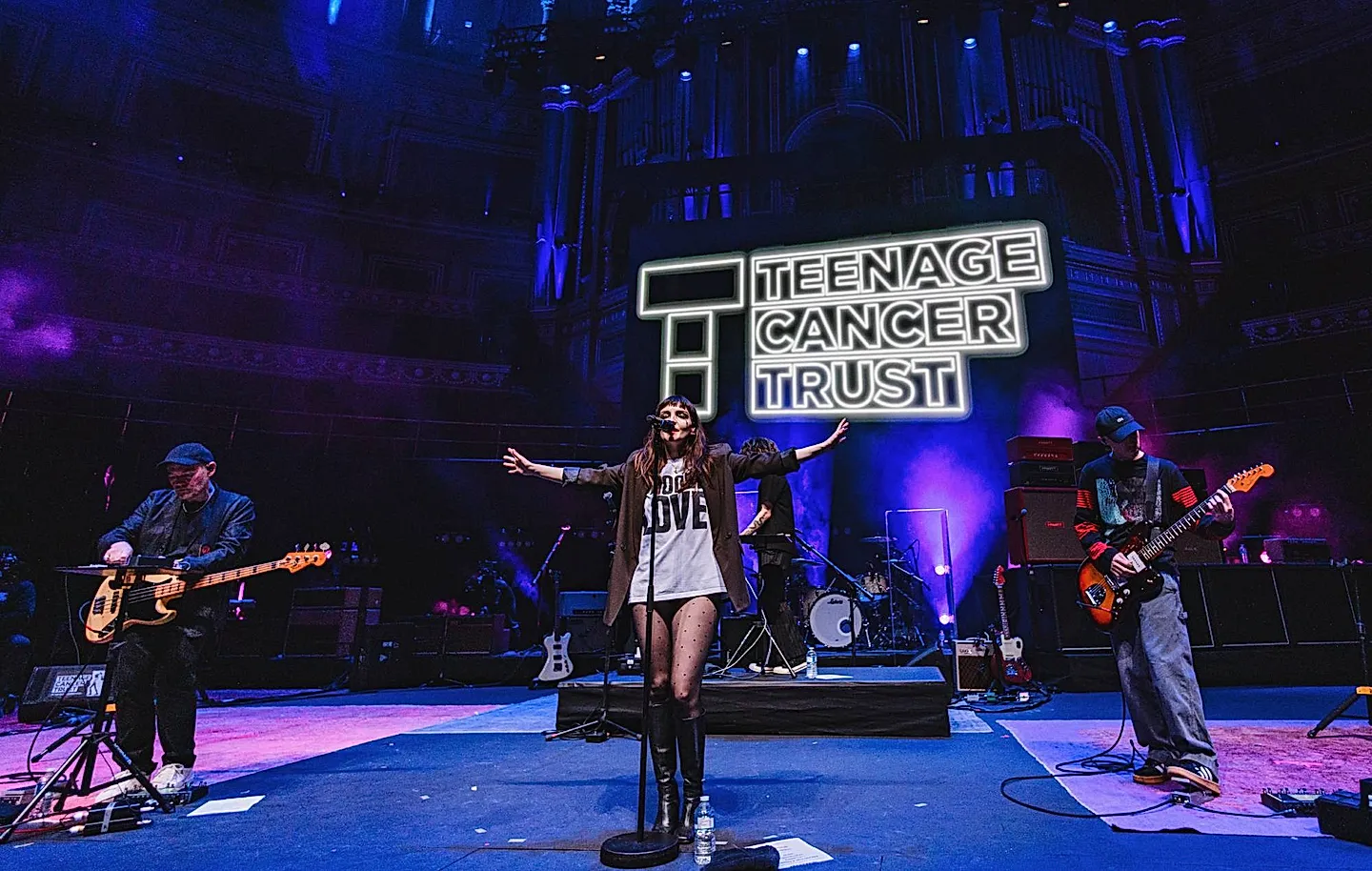 Chvrches представили ‘Conman’