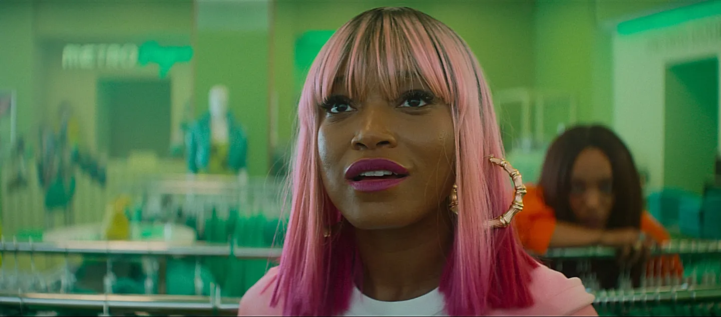 Антикапиталистическая неоновая сатира Boots Riley