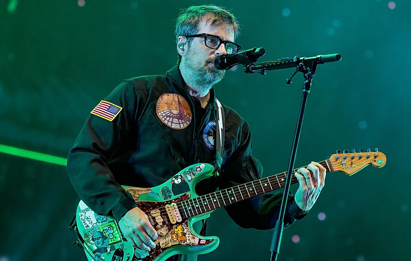 Weezer вернулись со светлым хитом