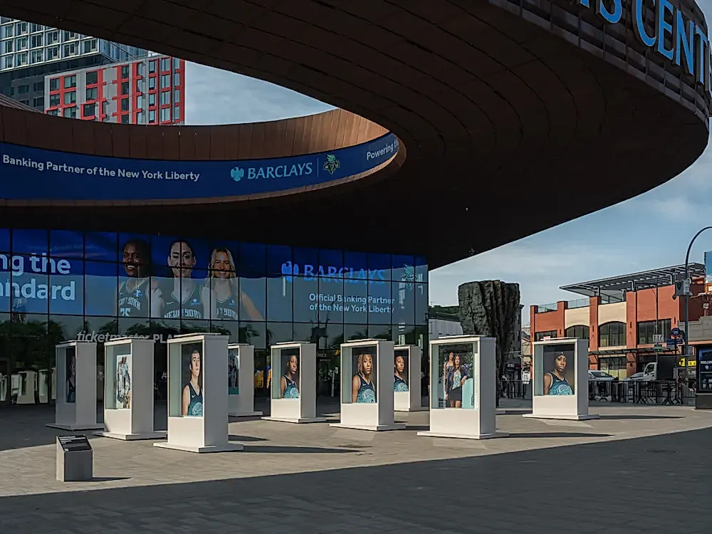 Художник в спорт-арене