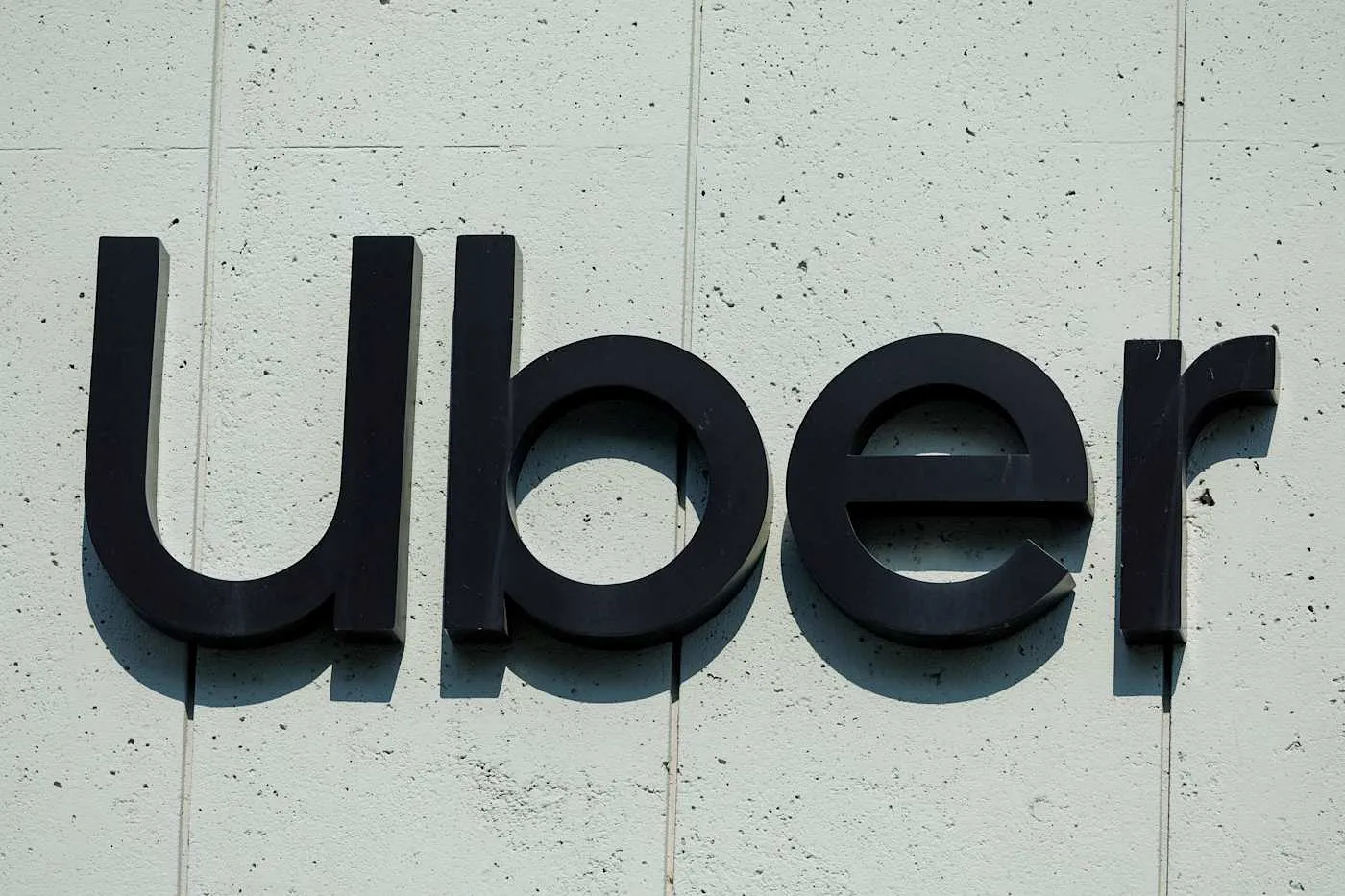 FTC подает в суд на Uber за сложные условия отмены подписки