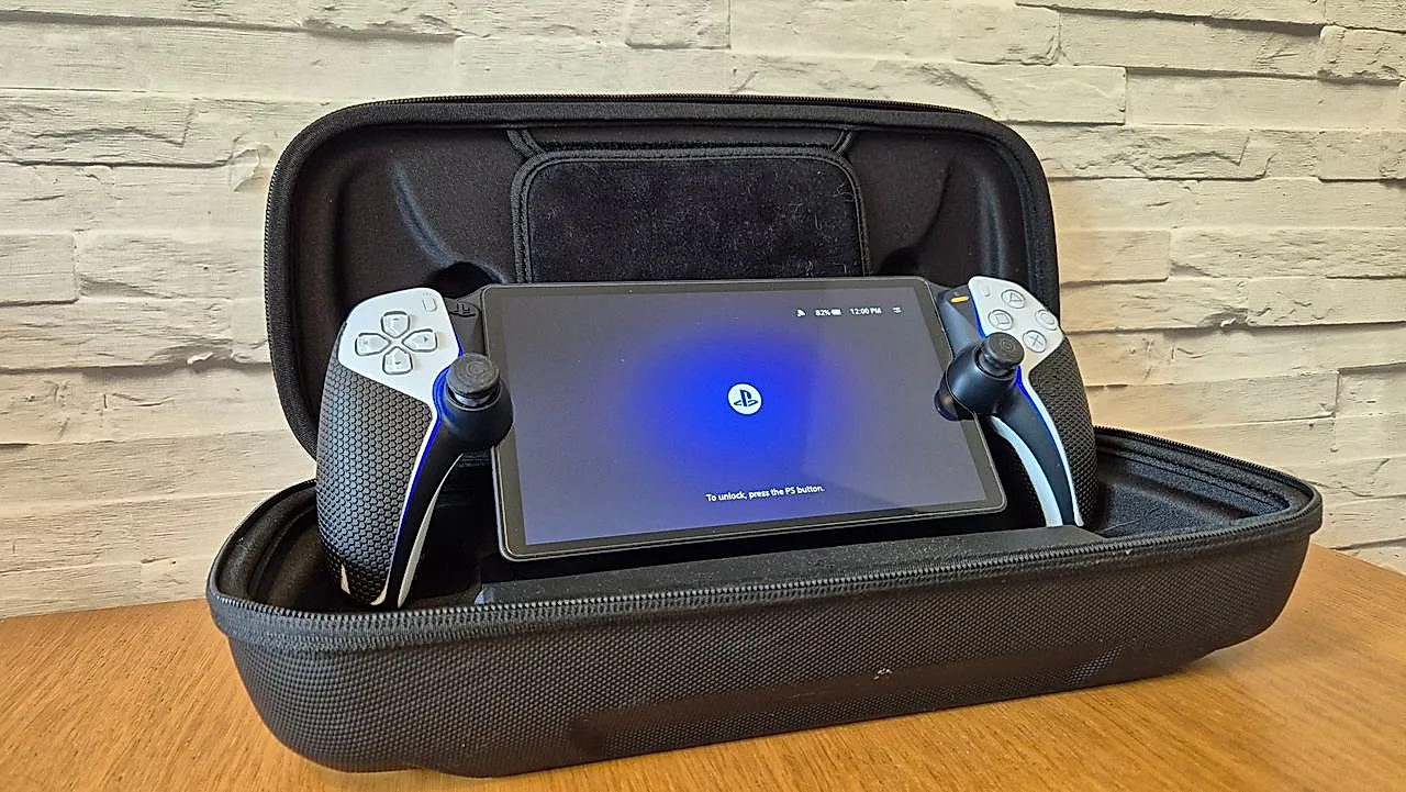 Лучший чехол для PlayStation Portal
