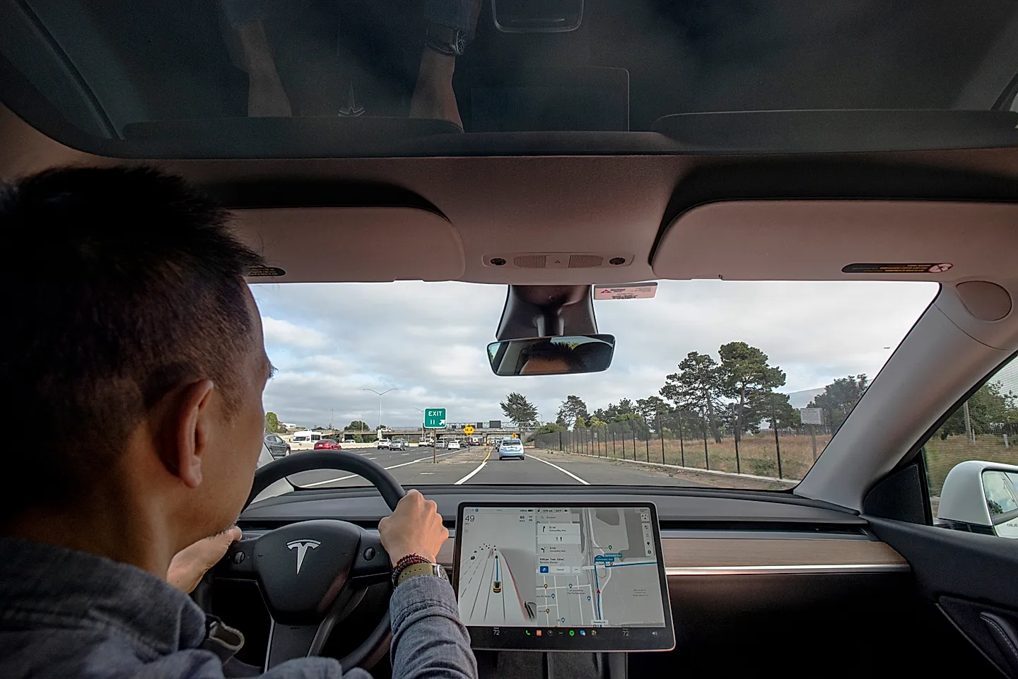 Нидерланды допустили FSD Tesla