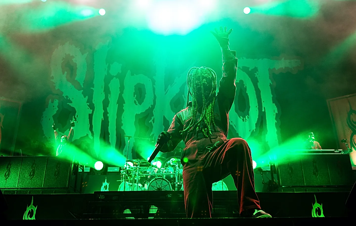 Когда Slipknot смотрят в окно