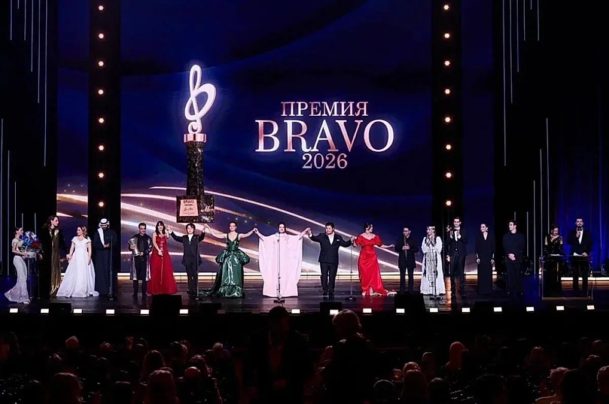 Браво среди люстр