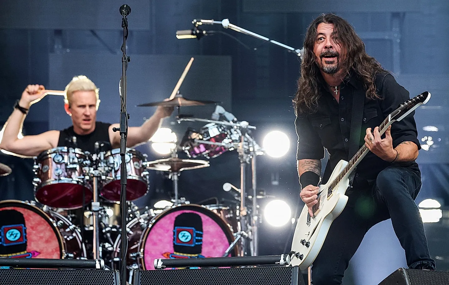 Почему Grohl сменил барабанщика