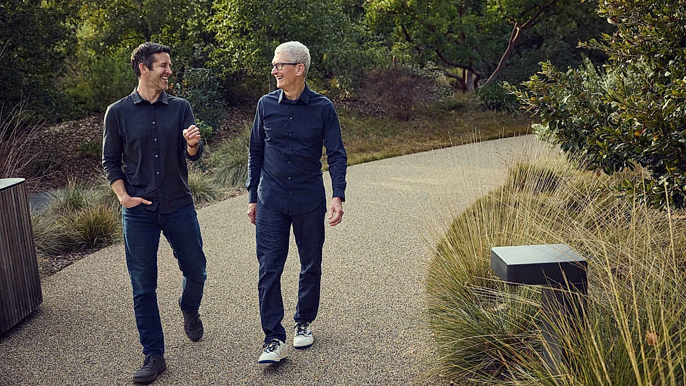 Смена власти в Apple