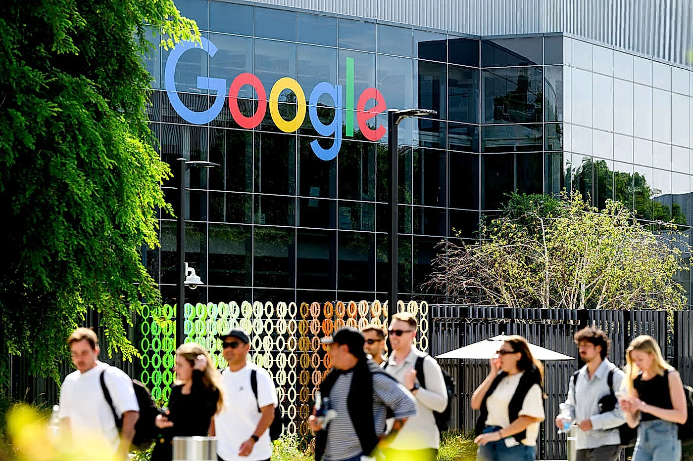 Google вливает миллиарды в Anthropic