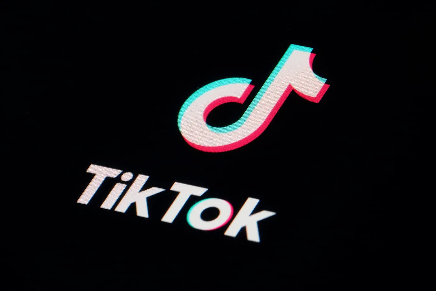 ТикТок снова в ударе: штраф за кражу данных пользователей
