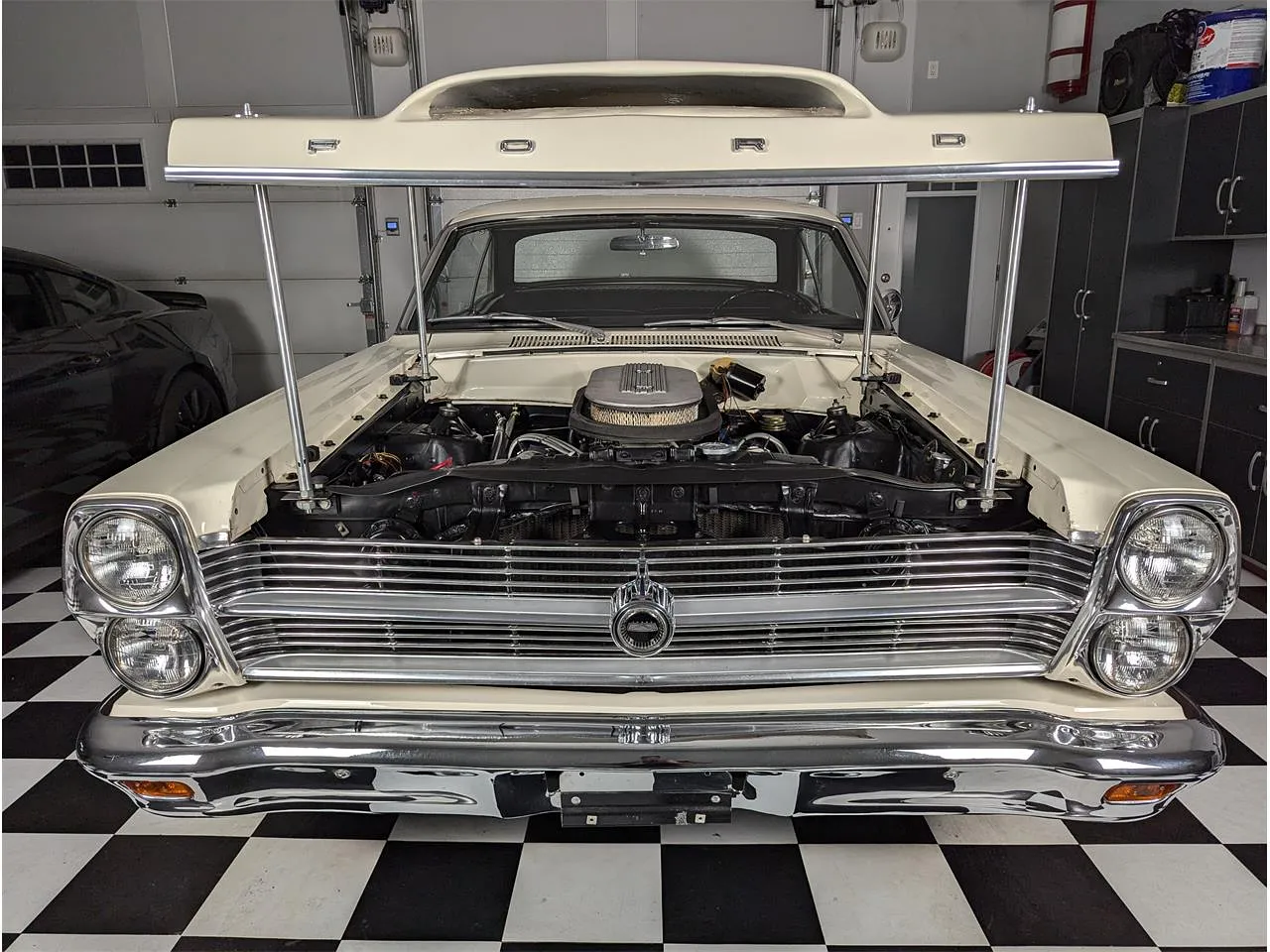 R-код 1966 года Ford Fairlane 500: Редкий экспонат или автомобиль из списка желаний?