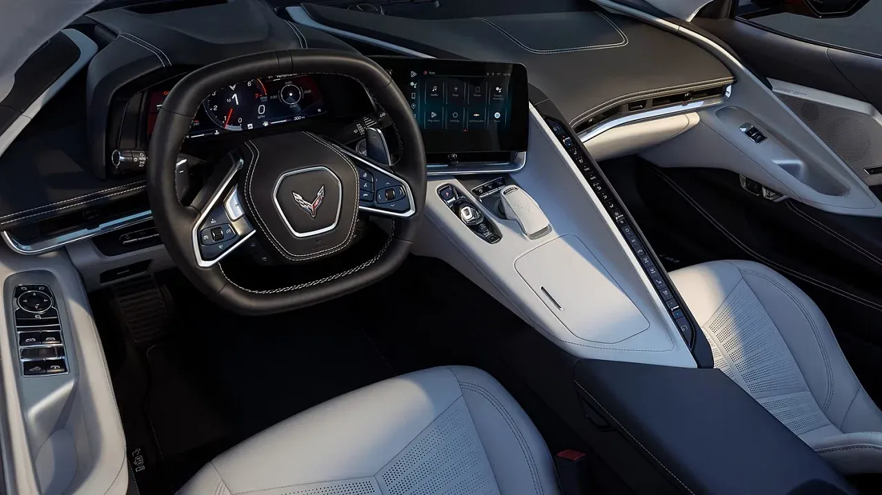 2026 Chevrolet Corvette: Интерьер, Который Можно Любить или Ненавидеть