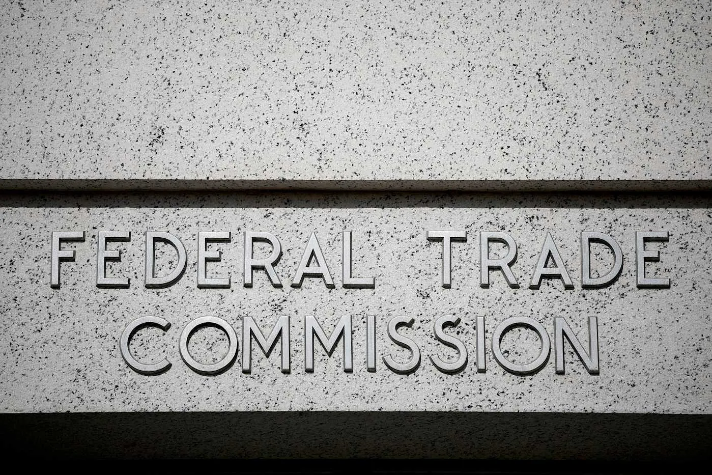 FTC вновь откладывает правило "кликни, чтобы отменить"
