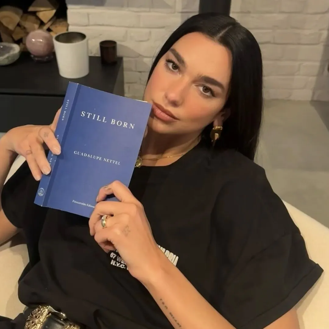 Дуя Липа: Ковбойская Мода и Книжные Глубины