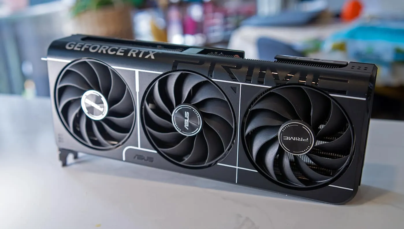 Технологические новинки: iPhone 16e, NVIDIA RTX 5070 Ti и Sony A1 II