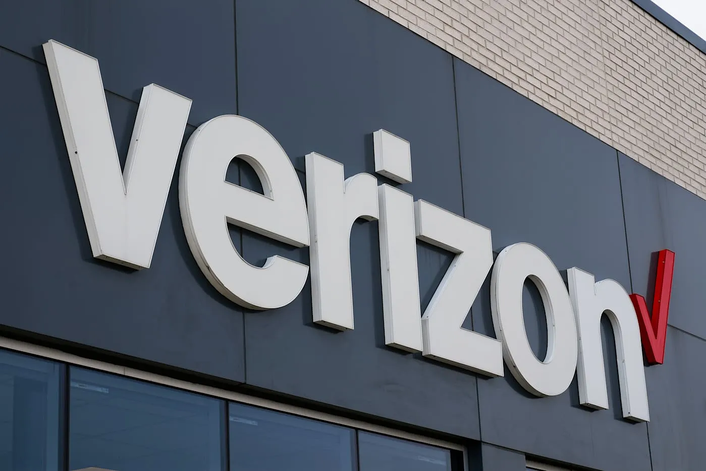 Verizon поглощает Frontier за 20 миллиардов долларов и другие забавные моменты